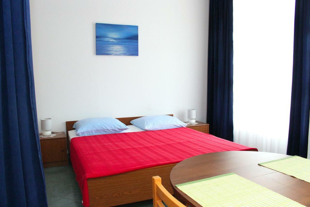 Apartments Tonka 普利莫顿 外观 照片